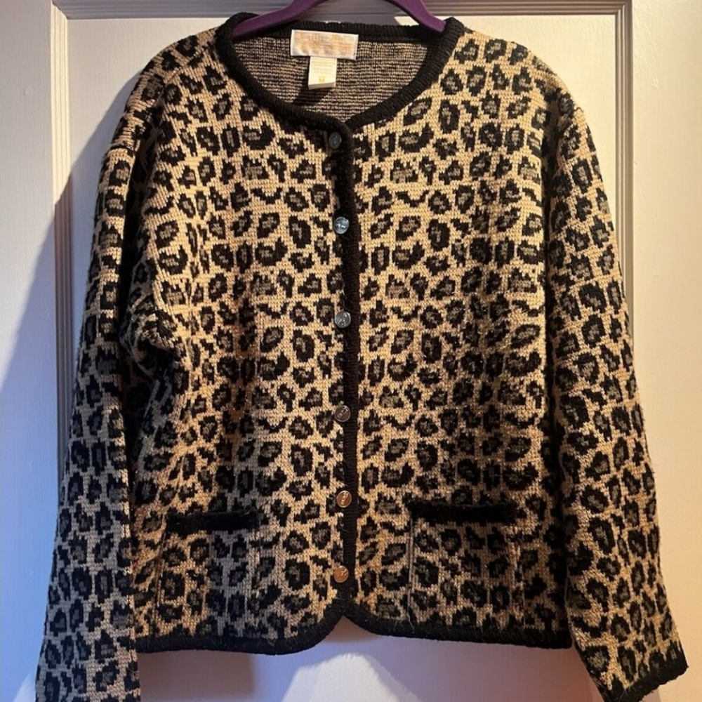 VINTAGE Leopard Print Sweater adorable Gold buttons